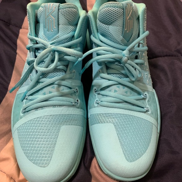 kyrie irving aqua